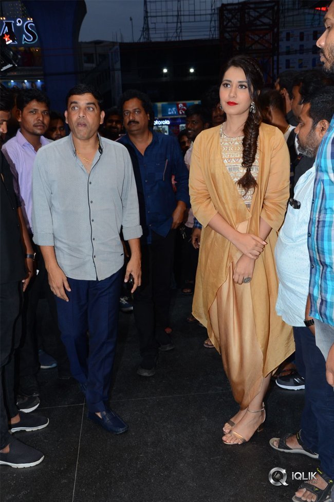 Srinivasa-Kalyanam-Team-at-KLM-Fashion-Mall